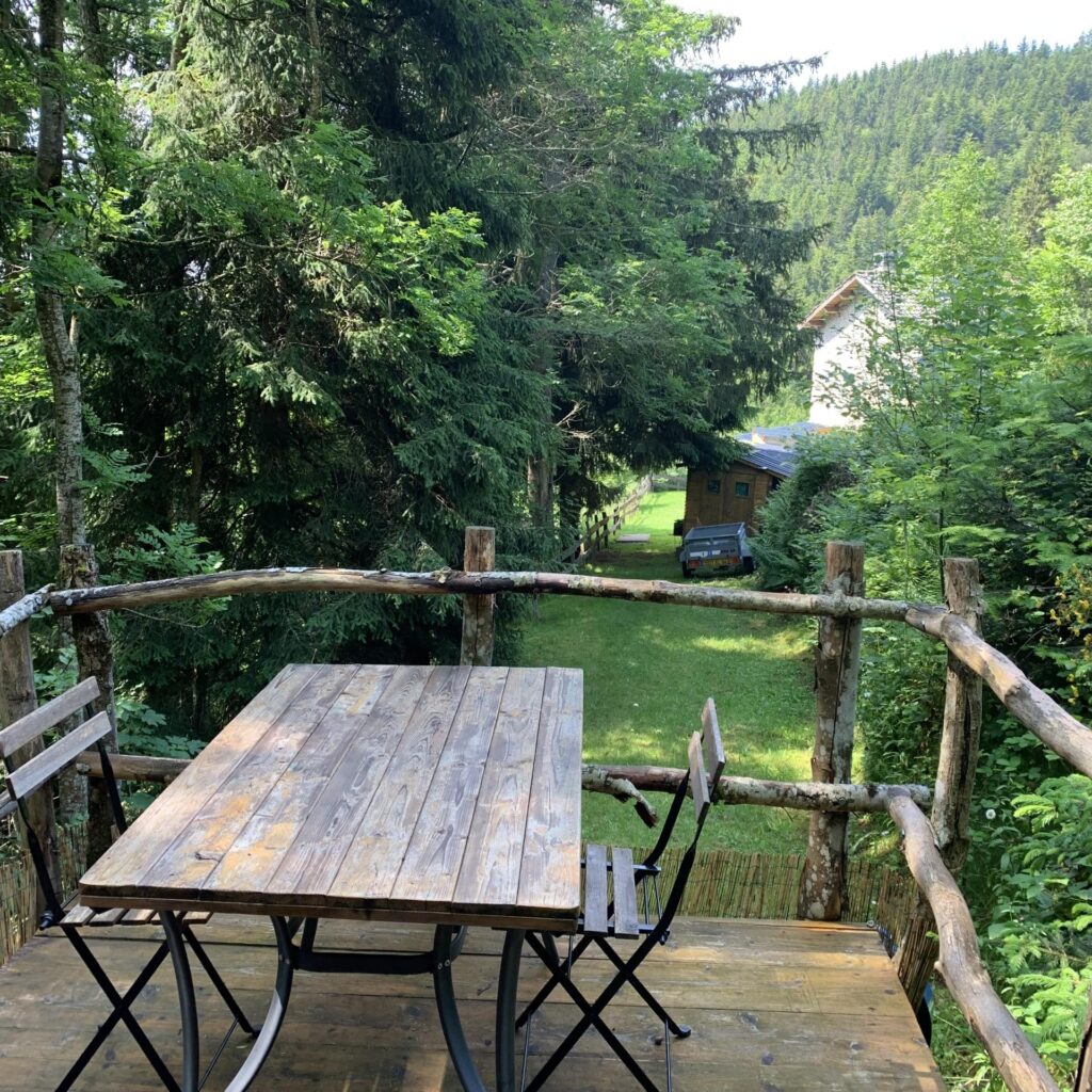 terrasse gite roulotte lesbruyeres